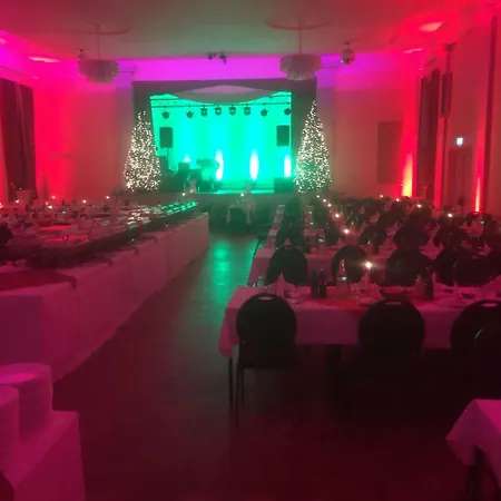 Doebelts Schuetzenhaus Отель Jessen